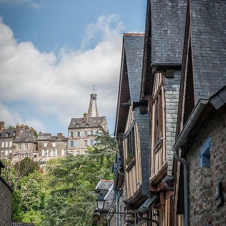 Hotel Particulier Le Mercier De Montigny -Une Nuit Sur Les Remparts- Fougères Екстериор снимка