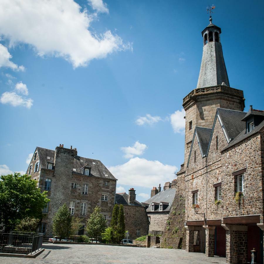 Hotel Particulier Le Mercier De Montigny -Une Nuit Sur Les Remparts- Fougères Екстериор снимка