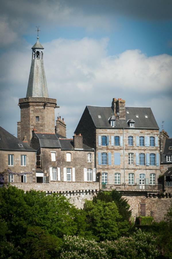 Hotel Particulier Le Mercier De Montigny -Une Nuit Sur Les Remparts- Fougères Стая снимка