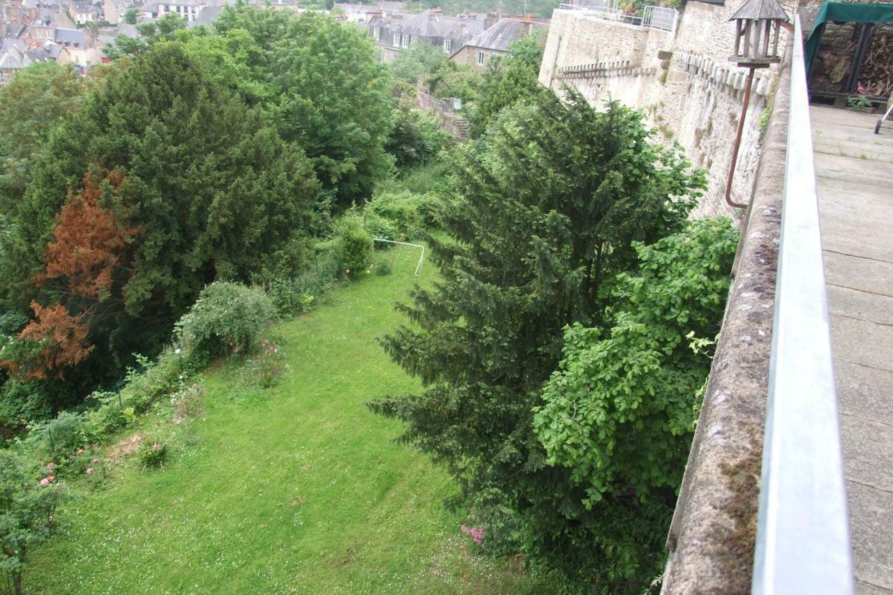 Hotel Particulier Le Mercier De Montigny -Une Nuit Sur Les Remparts- Fougères Екстериор снимка