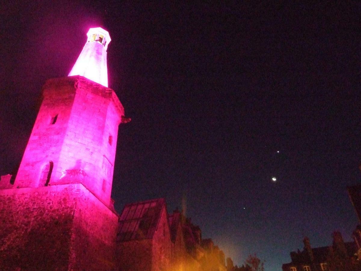 Hotel Particulier Le Mercier De Montigny -Une Nuit Sur Les Remparts- Fougères Екстериор снимка
