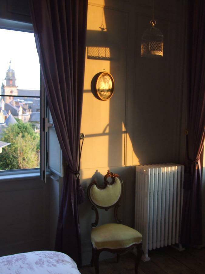 Hotel Particulier Le Mercier De Montigny -Une Nuit Sur Les Remparts- Fougères Екстериор снимка