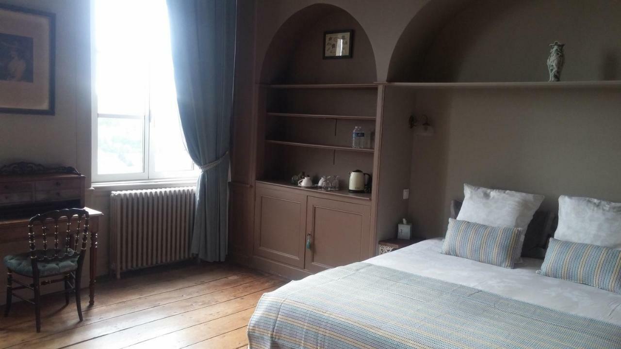 Hotel Particulier Le Mercier De Montigny -Une Nuit Sur Les Remparts- Fougères Екстериор снимка